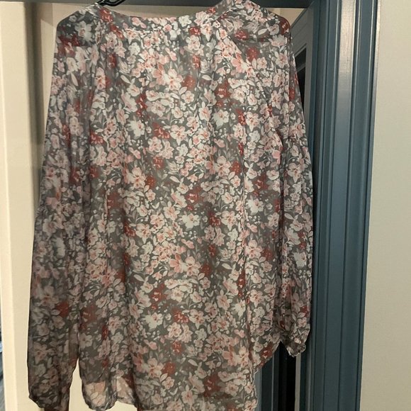 Multiple Shirts & Jeans - Picture 2 of 10